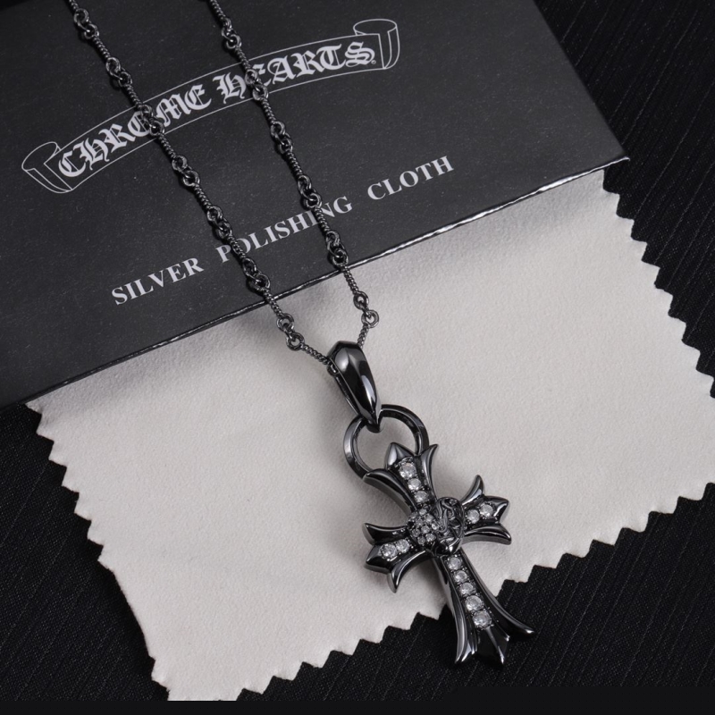 Ch**me He**ts necklaces